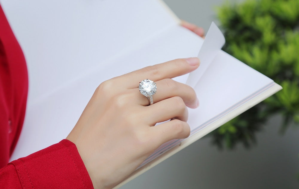 Grandeur Solitaire Ring