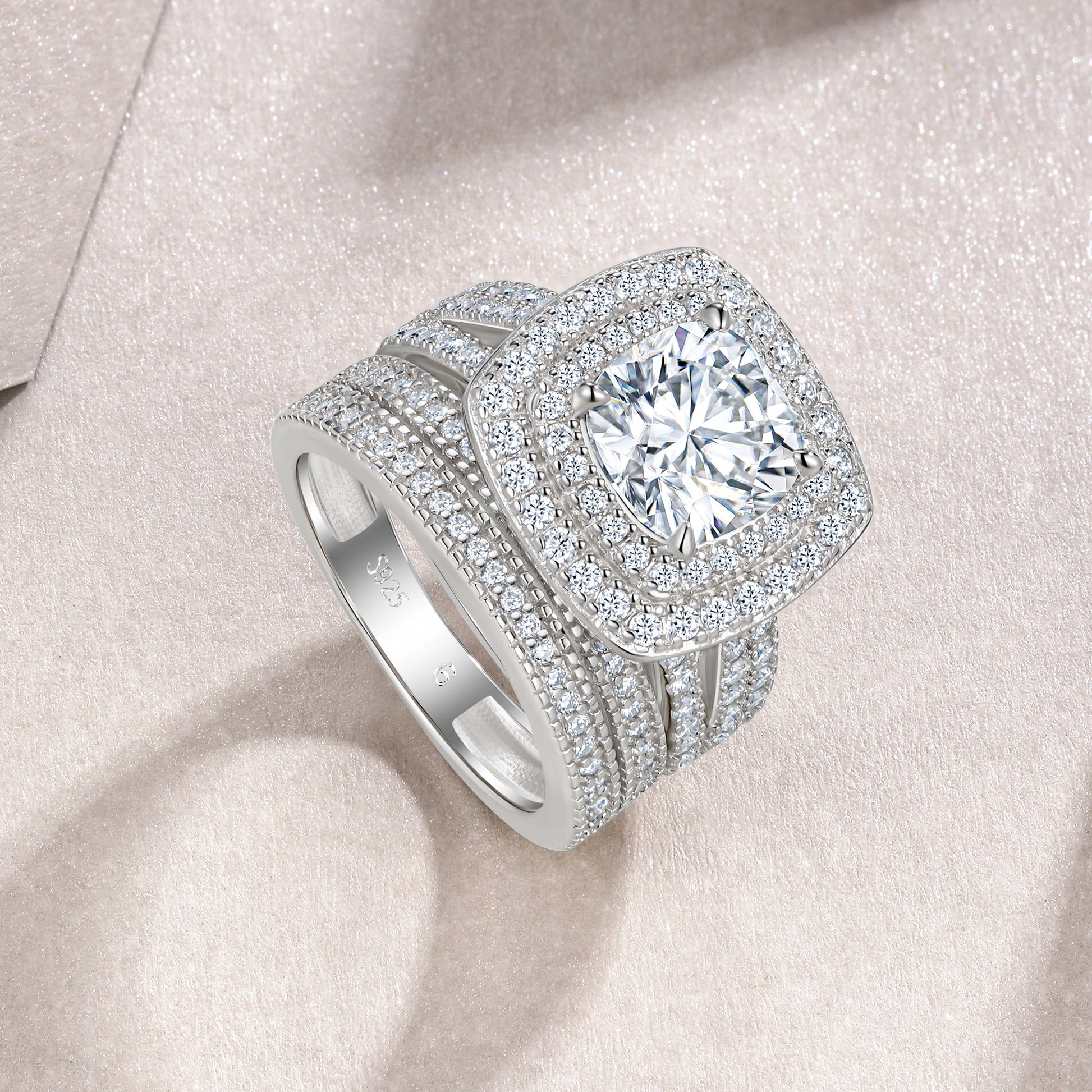 Valencia Ring Set | Cushion Halo Bridal Set