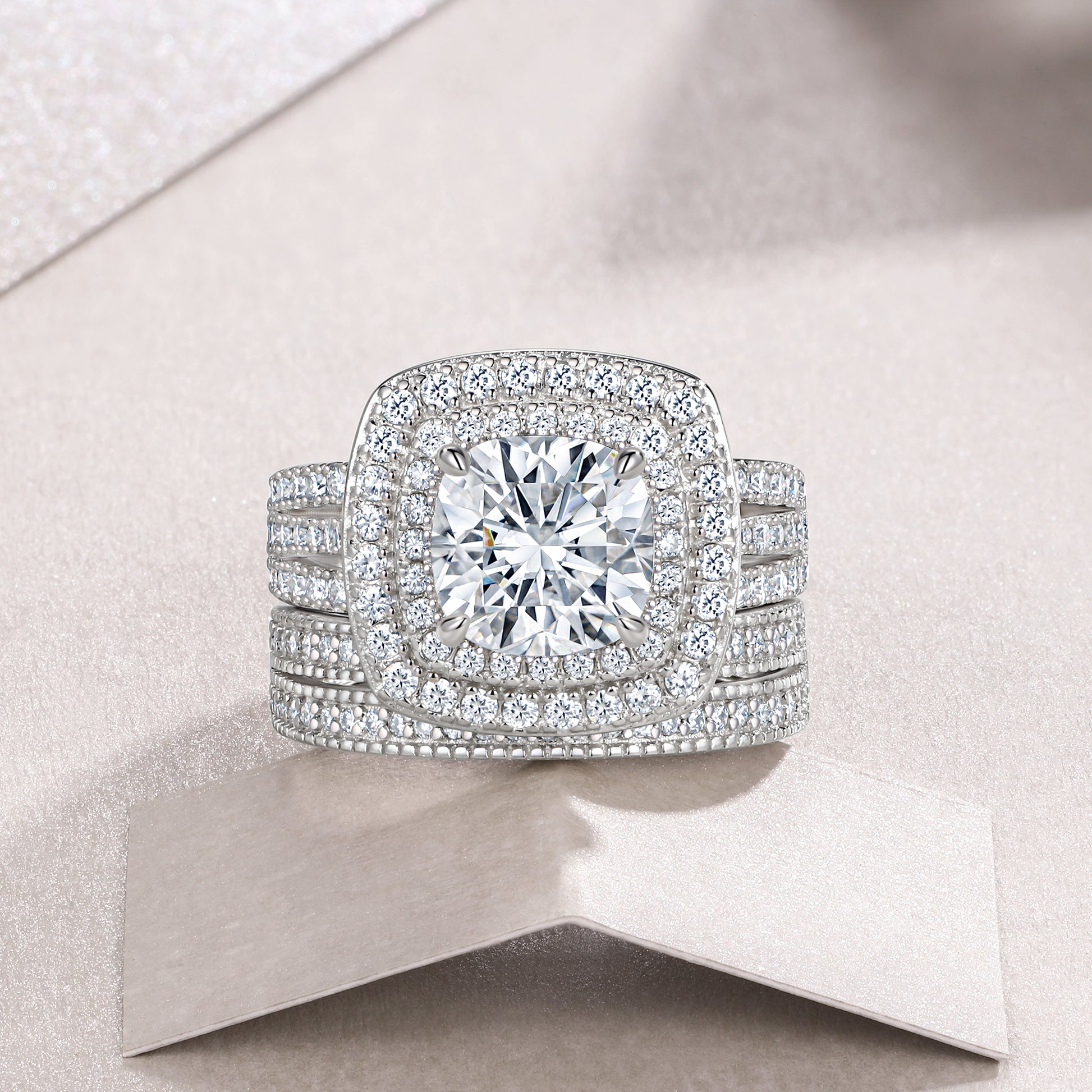 Valencia Ring Set | Cushion Halo Bridal Set