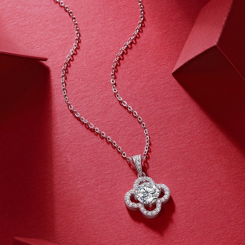 Lucky Encounter Clover Pendant | Round Cut Moissanite, 925 Sterling Silver