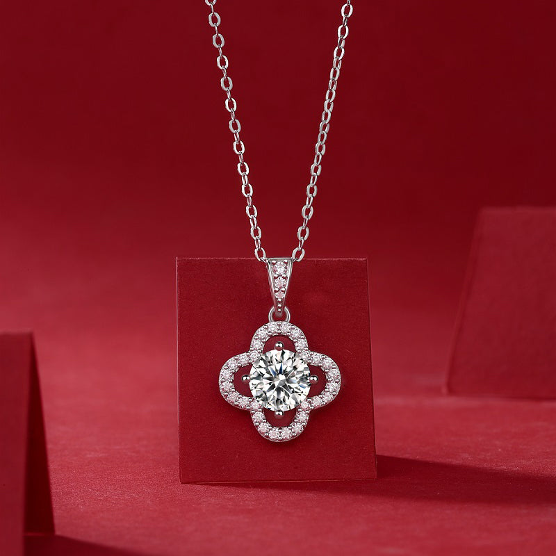 Lucky Encounter Clover Pendant | Round Cut Moissanite, 925 Sterling Silver