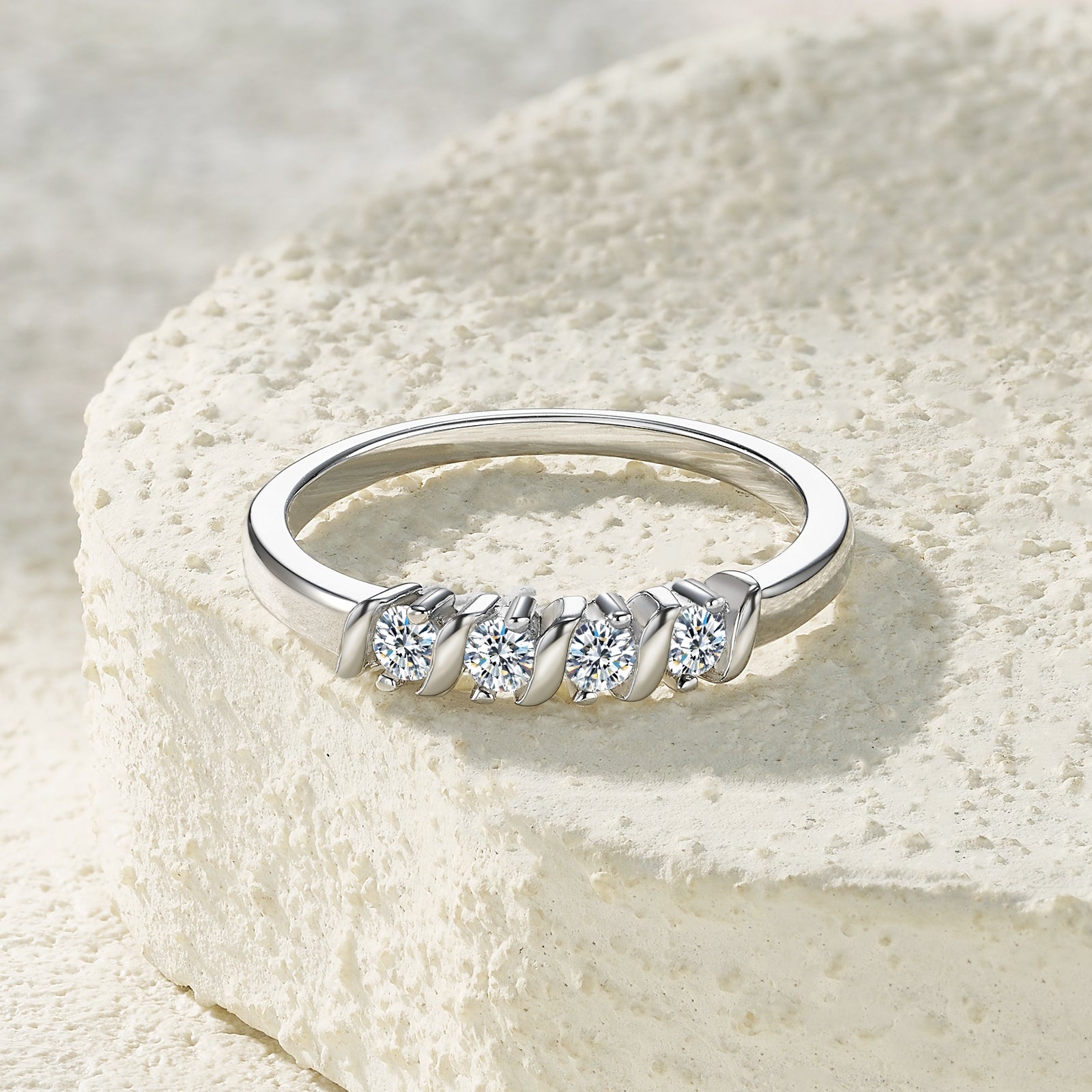 Selene Band | Five-Stone Curved Moissanite Ring