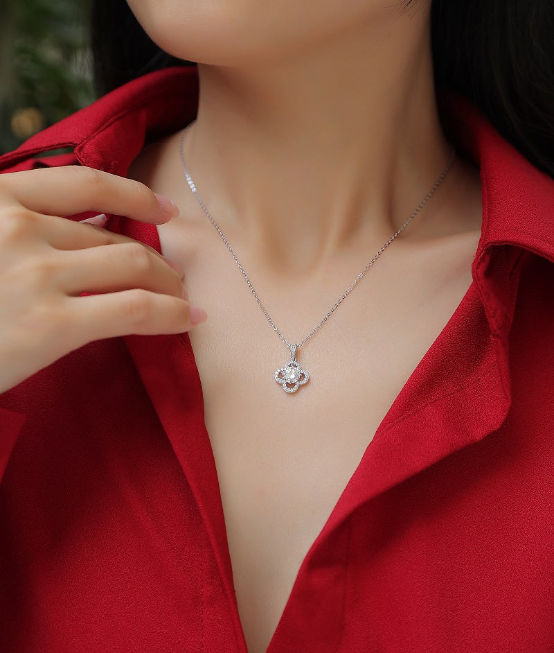 Lucky Encounter Clover Pendant | Round Cut Moissanite, 925 Sterling Silver