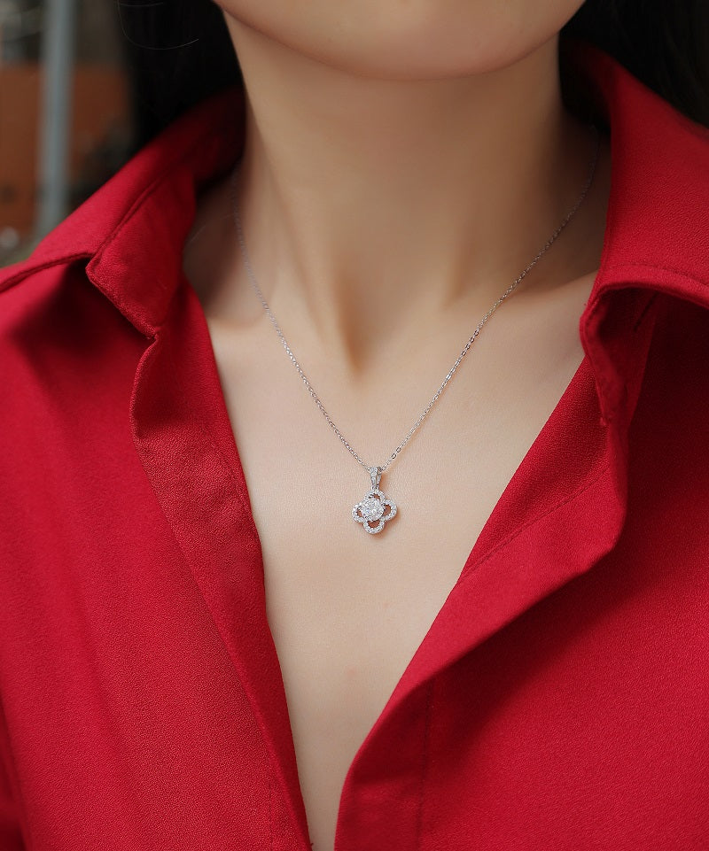 Lucky Encounter Clover Pendant | Round Cut Moissanite, 925 Sterling Silver