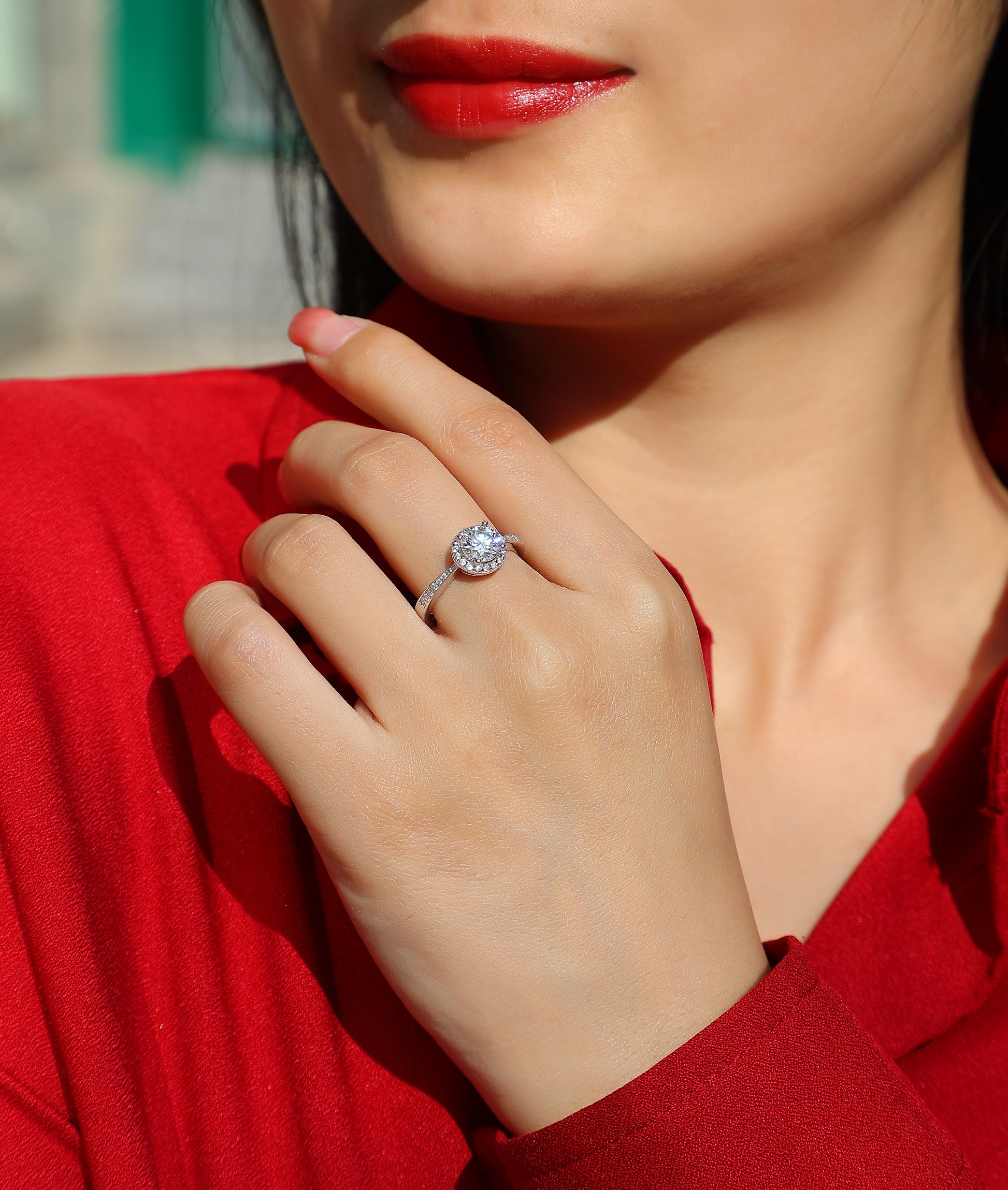 Juliet Ring | Round Halo Moissanite Solitaire